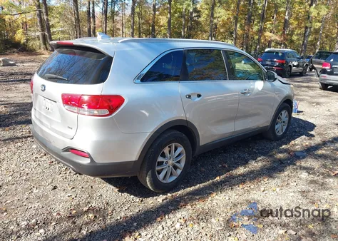 2016 Kia Sorento 2.4L Lx из США, поврежденный, VIN 5XYPG4A34GG170215